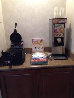 Express Redwood By Ihg 3*